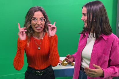 Sabina Pedrós y Judit Montoy se encargan de la prueba piloto.