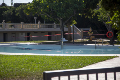 Imatge de les piscines d’Almacelles, que van tancar ahir a primera hora de la tarda.