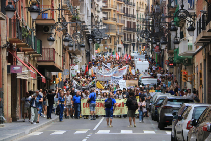 Clamor multitudinario en Tarragona para pedir la paralización del proyecto de Hard Rock