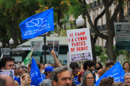 Clamor multitudinario en Tarragona para pedir la paralización del proyecto de Hard Rock