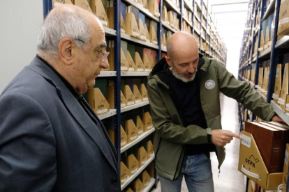 Nadal visita en Lleida el depósito de las bibliotecas universitarias