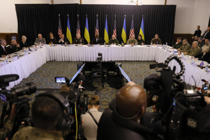 Vista general de la tercera reunió del Grup de Contacte de Defensa d’Ucraïna a Ramstein.