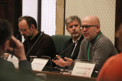 Los abogados Gonzalo Boye, Andreu Van den Eynde y Benet Sallellas comparecen en el Parlament.