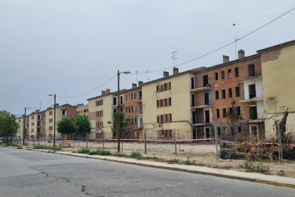 Els blocs del Grup Sant Isidori de Mollerussa que s'han d'enderrocar