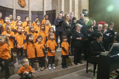 Agramunt. El tradicional concierto de Sant Esteve de las corales d’Avui e infantil Bon Cant de Agramunt llenó ayer al mediodía la iglesia de Santa Maria. 