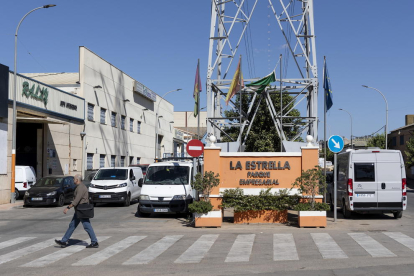 Entrada al polígono industrial La Estrella de Málaga donde ha sido hallado el cadáver de una mujer de 39 años que permanecía desaparecida desde el pasado marzo