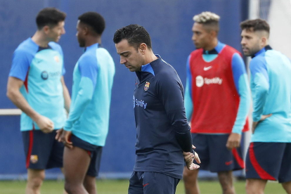 Un docusèrie revela les xarrades de Xavi amb els seus jugadors del Barcelona