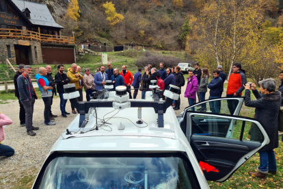 El vehicle autònom que el conseller de Territori, Juli Fernàndez, ha presentat al Parc natural de l'Alt Pirineu, a Alt Àneu.
Data de publicació: dimecres 26 d'octubre del 2022, 14:31

Localització: Alòs d'Isil (Alt Àneu)