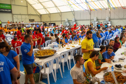 Més de 1.200 comensals van assistir a la Festa de les Cassoles d'Alcarràs.