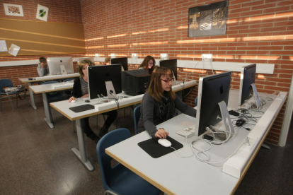 Imatge d'arxiu d'una aula de l'institut Caparrella.