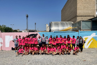 Foto de família dels joves que han participat aquest estiu en el programa Jova de Balaguer.