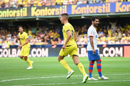 3-4. El Barcelona s'emporta una bogeria de partit a La Cerámica