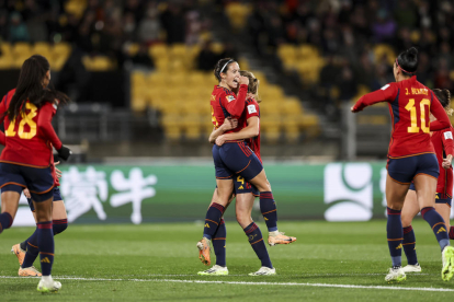 Aitana Bonmatí celebra su gol, que suponía el 2-0 para el equipo español.