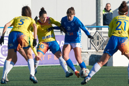 Las jugadoras del AEM celebran el tanto de Cris García, que sentenciaba el partido a pocos minutos del final.