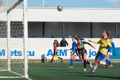 Les jugadores de l’AEM celebren el gol de Cris García, que sentenciava el partit a pocs minuts del final.