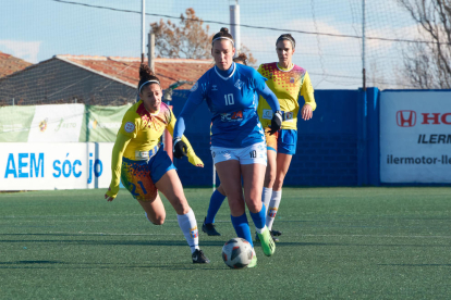 Les jugadores de l’AEM celebren el gol de Cris García, que sentenciava el partit a pocs minuts del final.