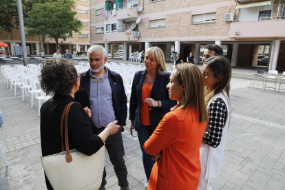 Carlos Carrizosa, Maria Burrel y Sara Giménez, ayer antes de empezar su acto central de campaña. 