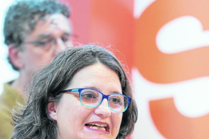Mónica Oltra, durant el discurs en el qual va anunciar la dimissió.