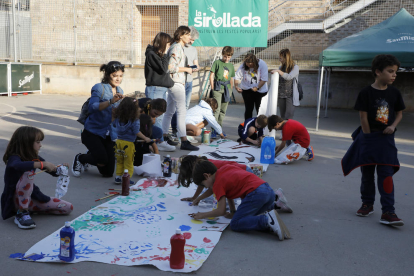 La pista de la Panera va acollir activitats per a nens organitzades per La Sirollada.