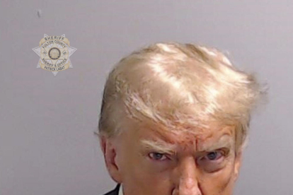 Fotografia de la fitxa policial de Donald Trump.