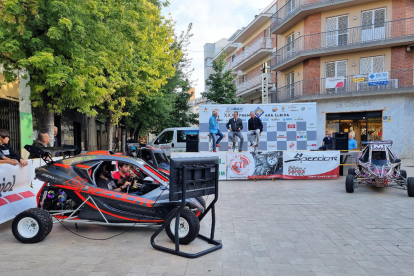 Una imatge de la presentació pública de la doble cita automobilística a Mollerussa.