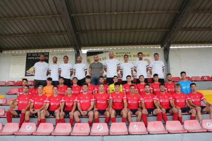 CF Balaguer. David Biosca sigue como técnico después del ascenso y dirigirá una plantilla con 24 futbolistas