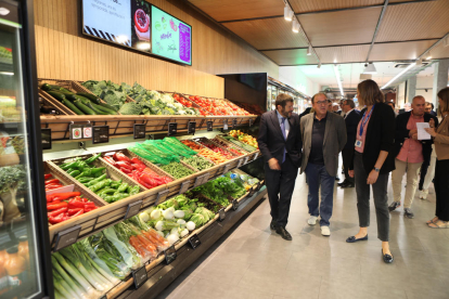 Plusfresc ya ha renovado este supermercado en Barcelona.