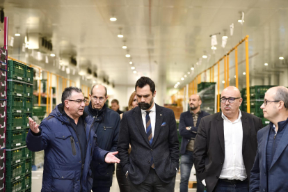 Roger Torrent, ahir, a les instal·lacions de Condis a Mercabarna.