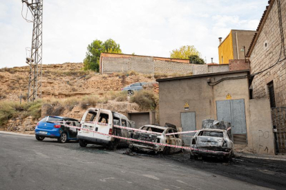 Vehicles cremats a Aitona