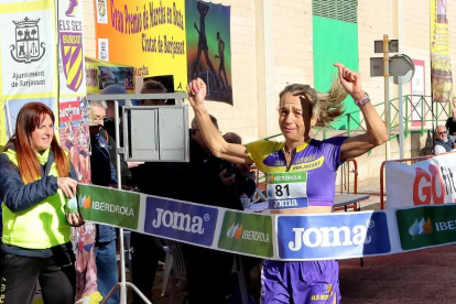 L’atleta sol entrar a la meta amb la seua filla Blau.