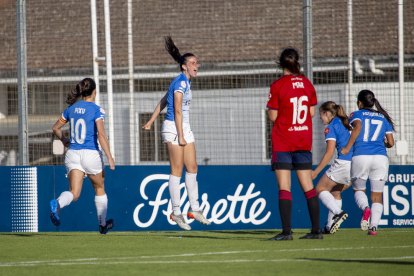 Iris Aixalà celebrant un dels seus sis gols aquesta temporada.