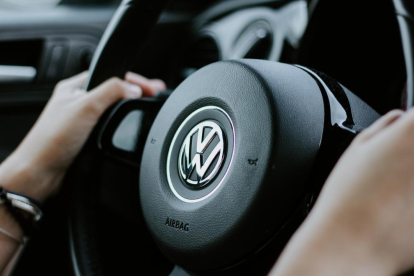 El airbag de algunos modelos de la marca Volkswagen presenta fallos de seguridad.