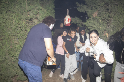 Passatge del terror al Secà de Sant Pere - Un any més l’associació de veïns del barri del Secà de Sant Pere de Lleida va organitzar un túnel del terror a la Casa Torre Queralt. El passatge, que es va inaugurar ahir, es podrà visitar fins a ...