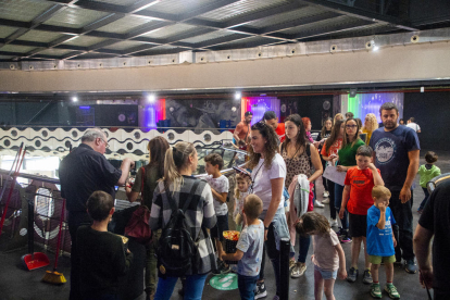 Colas de público familiar, el pasado día 15 en las salas JCA Alpicat.