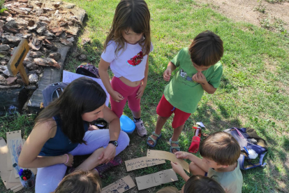 Enseñanza al aire libre en la Escoleta del Mas en la Manreana.