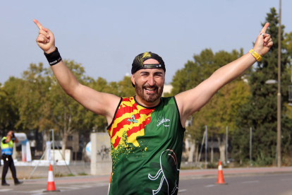 Iván Suárez es mostra feliç després de concloure la marató de Lleida l’octubre passat.