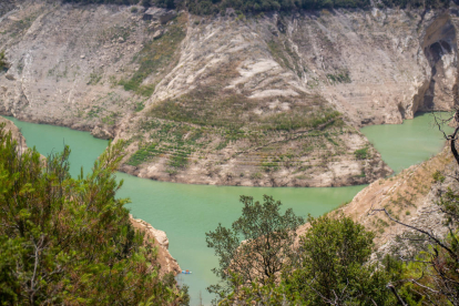 Vista del pantà de Canalles, on dissabte van localitzar el cos sense vida d’un home.