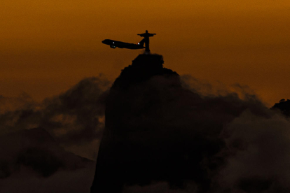 El Cristo Redentor de Rio de Janeiro es queda a les fosques en solidaritat a Vinícius Júnior