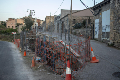 La reparación del muro empezó a principios de mes.