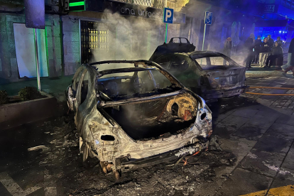 Una dona de 51 anys crema més de 30 cotxes a Tui (Pontevedra) per una revenja familiar
