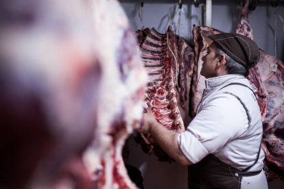 La industria está padeciendo una reducción de los márgenes por los altos costes de las carnes.