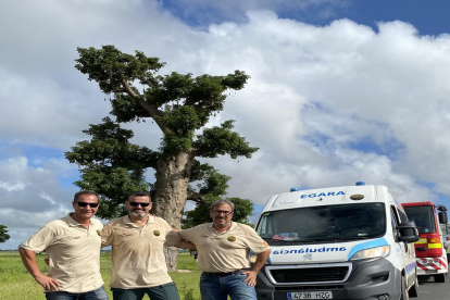 Tres lleidatans condueixen més de 4.800 quilòmetres en 8 dies per donar una ambulància a una ONG de Gàmbia