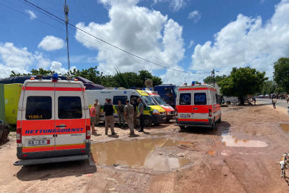 Tres leridanos conducen más de 4.800 kilómetros en 8 días para dar una ambulancia a una ONG de Gambia