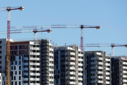 La demanda d'habitatge creix a la costa i zones rurals, segons un informe