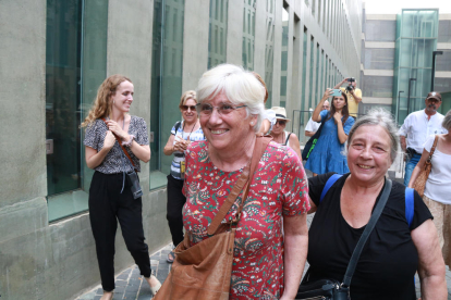 La eurodipuitada Clara Ponstí, momentos después de salir de los juzgados de la Ciutat de la Justícia.