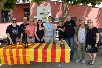 Omnium Cultural coordinó la recepción de la Flama del Canigó ayer en el Parc del Cadí de La Seu. 