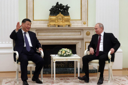 Xi Jinping y Vladímir Putin reunidos ayer en Moscú.