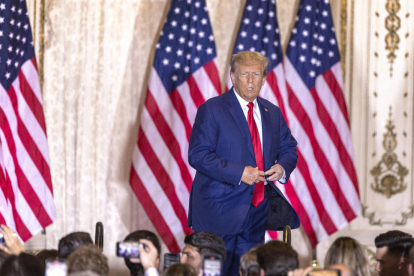 L’expresident Donald Trump durant la seua intervenció a la mansió de Mar-a-Lago, Florida.