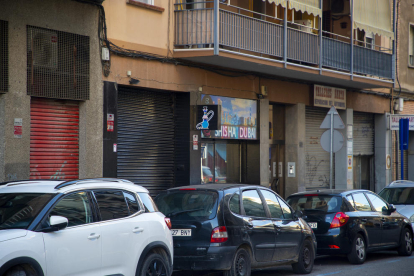 El local està ubicat al carrer Paer Casanovas, 44.