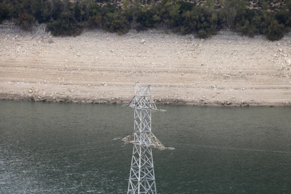 Endesa haurà d'aturar al novembre la producció de llum en algunes centrals hidroelèctriques per la sequera